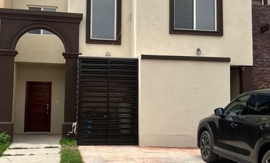 Se Vende Casa Residencial, Fraccionamiento Verandha Exclusiva Zona Del Reliz