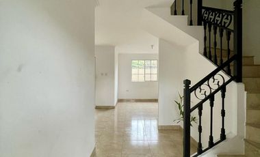 Alquiler: Casa de 3 Dorm. en Casa Laguna