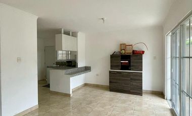 Alquiler: Casa de 3 Dorm. en Casa Laguna