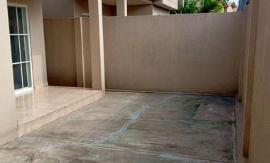 Alquiler: Casa de 3 Dorm. en Casa Laguna