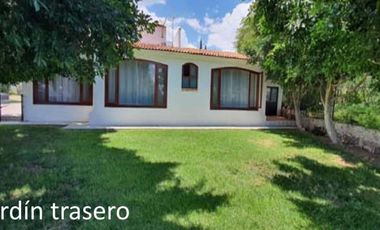 RENTO LINDA CASA TIPO MEXICANO EN VILLAS DEL MESON, JURIQUILLA