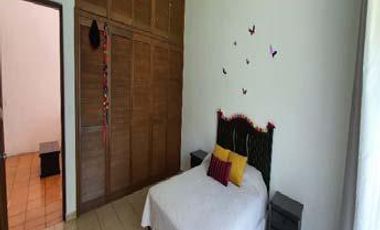 RENTO LINDA CASA TIPO MEXICANO EN VILLAS DEL MESON, JURIQUILLA