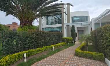 Casa en Alquiler 3 Dormitorios en Hilacril Tumbaco Quito - Ecuador