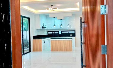 HOUSE AND LOT FOR SALE IN MONTEVERDE ROYALE TATAY RIZAL