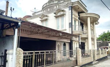 Rumah Mewah Eropa Klasik di Mertoyudan Magelang