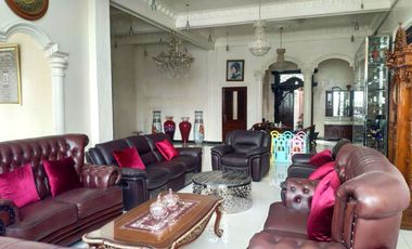 Rumah Mewah Eropa Klasik di Mertoyudan Magelang