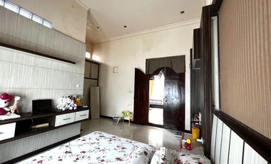 Rumah Mewah Eropa Klasik di Mertoyudan Magelang