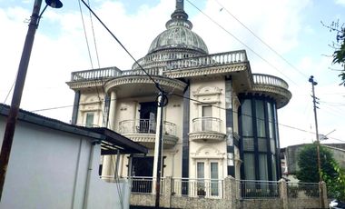 Rumah Mewah Eropa Klasik di Mertoyudan Magelang