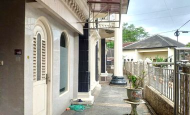 Rumah Mewah Eropa Klasik di Mertoyudan Magelang