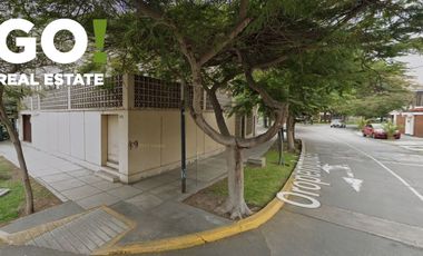 VENTA DE CASA COMO TERRENO EN SAN ISIDRO