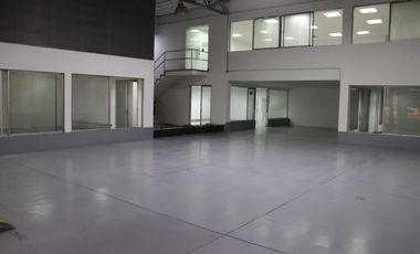 515 LOCAL COMERCIAL AV EL POBLADO