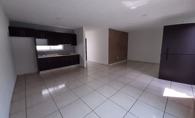 RENTA DE CASA EN PASEO DEL PARQUE TRES MARÍAS.