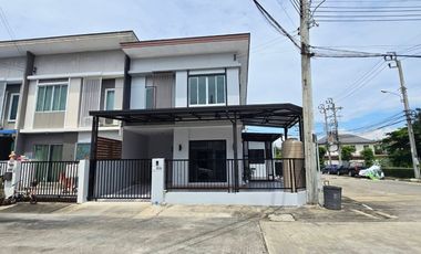 บ้าน มีนบุรี หลังมุม  จากป้อมยาม 100  เมตร ติดถนนนิมิตใหม่ หมู่บ้านพฤกษา62/1  ใกล้โรงเรียนสารสารท์นิมิตใหม่   ใกล้ตลาดหทัยมิตร  ทำเลดีมาก นัดชมได้