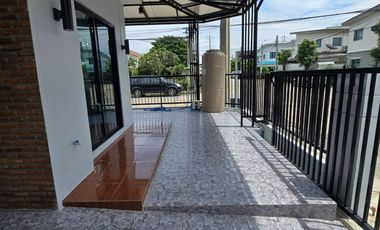 บ้าน มีนบุรี หลังมุม  จากป้อมยาม 100  เมตร ติดถนนนิมิตใหม่ หมู่บ้านพฤกษา62/1  ใกล้โรงเรียนสารสารท์นิมิตใหม่   ใกล้ตลาดหทัยมิตร  ทำเลดีมาก นัดชมได้