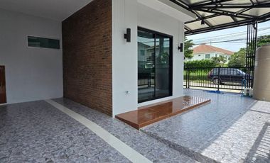 บ้าน มีนบุรี หลังมุม  จากป้อมยาม 100  เมตร ติดถนนนิมิตใหม่ หมู่บ้านพฤกษา62/1  ใกล้โรงเรียนสารสารท์นิมิตใหม่   ใกล้ตลาดหทัยมิตร  ทำเลดีมาก นัดชมได้