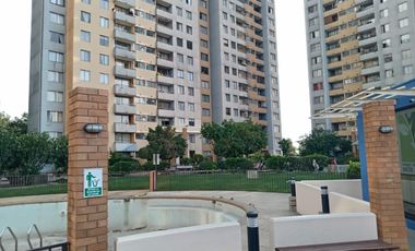 Buen Depto La Florida 2 dormitorios con Estacionamiento y Terraza, Pasos del Metro