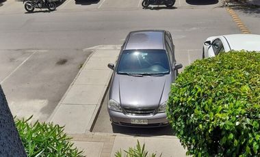 Buen Depto La Florida 2 dormitorios con Estacionamiento y Terraza, Pasos del Metro