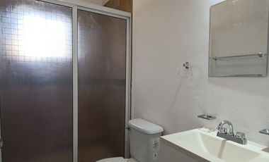 Hermosa casa renovada y equipada lista para ocupar!