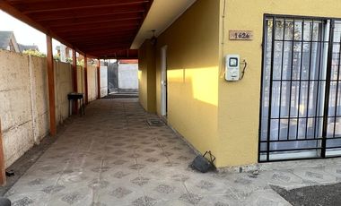 SE ARRIENDA AMPLIA CASA EN CONDOMINIO, BUIN