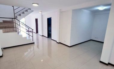 C180 - Venta Casa en Ciudad Celeste Vista al Lago - 3 dormitorios - Vendo