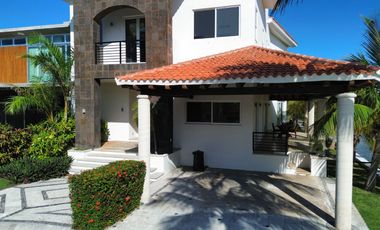 Exclusiva Residencia en Isla Dorada con muelle privado