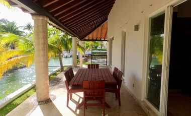 Exclusiva Residencia en Isla Dorada con muelle privado