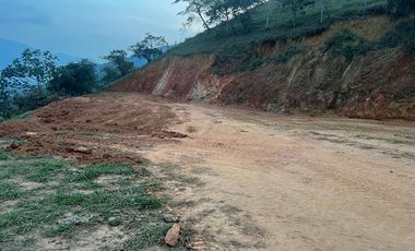 VENDO TERRENO A 6 MINUTOS DESDE LA DOBLE CALZADA EN BARBOSA ANTIOQUIA.