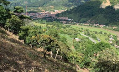 VENDO TERRENO A 6 MINUTOS DESDE LA DOBLE CALZADA EN BARBOSA ANTIOQUIA.