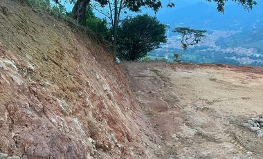 VENDO TERRENO A 6 MINUTOS DESDE LA DOBLE CALZADA EN BARBOSA ANTIOQUIA.