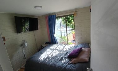 (Rebajada) Buena y Amplia Casa de dos Pisos de 4D y 3B más Depto Interior