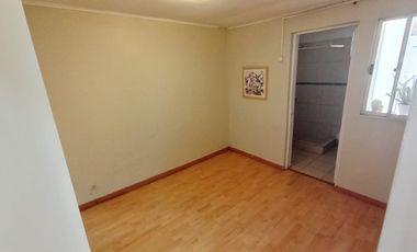 (Rebajada) Buena y Amplia Casa de dos Pisos de 4D y 3B más Depto Interior