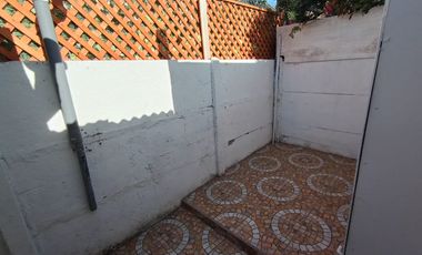 (Rebajada) Buena y Amplia Casa de dos Pisos de 4D y 3B más Depto Interior