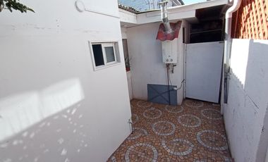(Rebajada) Buena y Amplia Casa de dos Pisos de 4D y 3B más Depto Interior