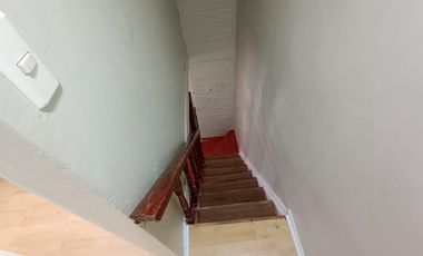 (Rebajada) Buena y Amplia Casa de dos Pisos de 4D y 3B más Depto Interior