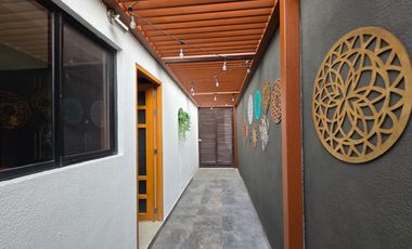 Renta casa zibata condominio el canto  con alberca y cuarto de servico QRO.