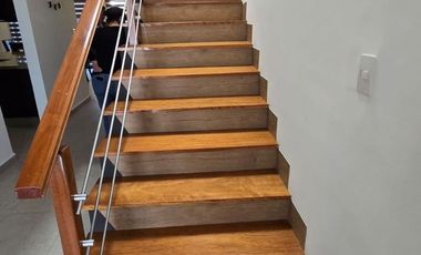 Renta casa zibata condominio el canto  con alberca y cuarto de servico QRO.