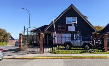 Casa esquina Av. Fourcade Pto Montt