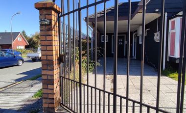 Casa esquina Av. Fourcade Pto Montt