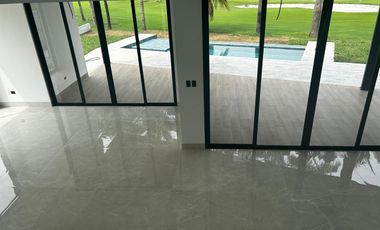 C165 - Venta Casa en Mocoli Golf Club - Isla Mocolí - Samborondón