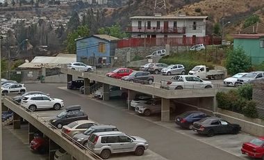 Se arrienda departamento un ambiente camino troncal cerca Universidad Canal Chacao