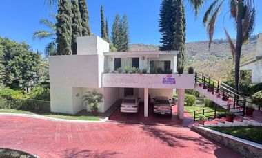CASA EN VENTA EN LAS CAÑADAS