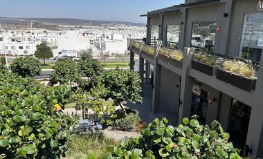 Local comercial en renta en planta baja en importante plaza en Zakia, Qro, JF
