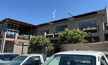 Local comercial en renta en planta baja en importante plaza en Zakia, Qro, JF