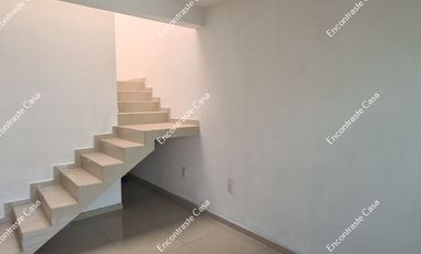 CASA NUEVA SOBRE CAMINO VIEJO A TEJERIAS