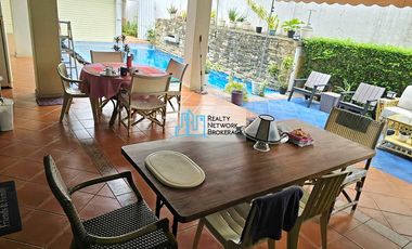 4 Bedroom House For Sale in North Town Homes