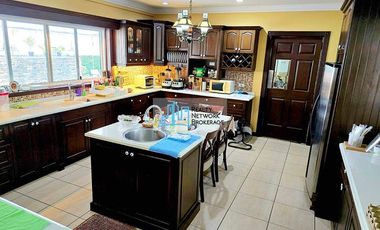 4 Bedroom House For Sale in North Town Homes