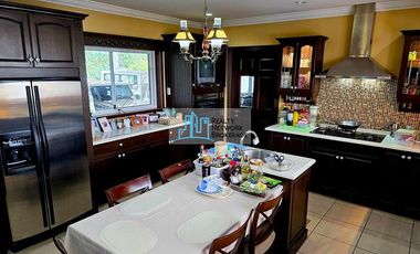 4 Bedroom House For Sale in North Town Homes