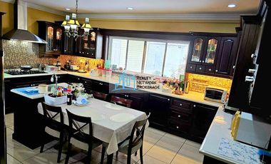 4 Bedroom House For Sale in North Town Homes