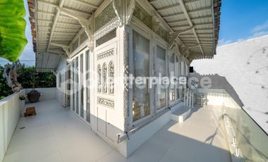 Bohemian Style with Ocean View Villa in a Peaceful Coastal Setting