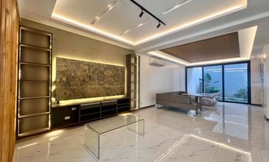 𝟕 𝐁𝐑 𝐇𝐨𝐮𝐬𝐞 𝐚𝐧𝐝 𝐋𝐨𝐭 𝐟𝐨𝐫 𝐒𝐚𝐥𝐞 𝐚𝐭 𝐓𝐢𝐦𝐨𝐭𝐡𝐲 𝐌𝐮𝐥𝐭𝐢𝐧𝐚𝐭𝐢𝐨𝐧𝐚𝐥 𝐢𝐧 𝐏𝐚𝐫𝐚𝐧̃𝐚𝐪𝐮𝐞 𝐂𝐢𝐭𝐲